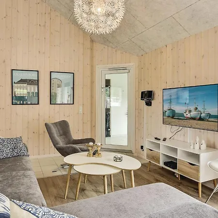 With Fireplace 05 * Vejby