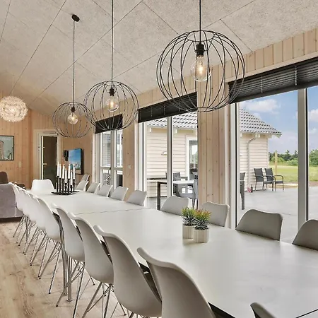 With Fireplace 05 Feriehus *